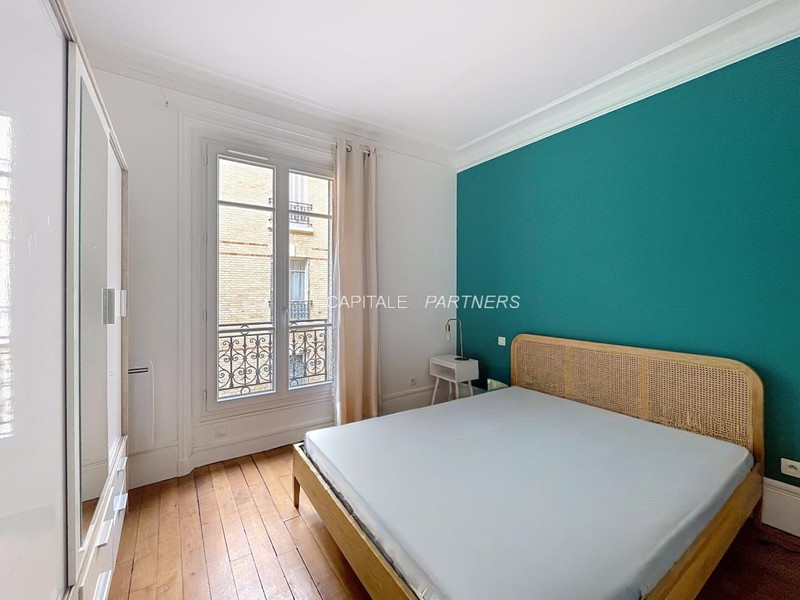 furnished  2 bedrooms Apartment PARIS 15 - 61 m²;