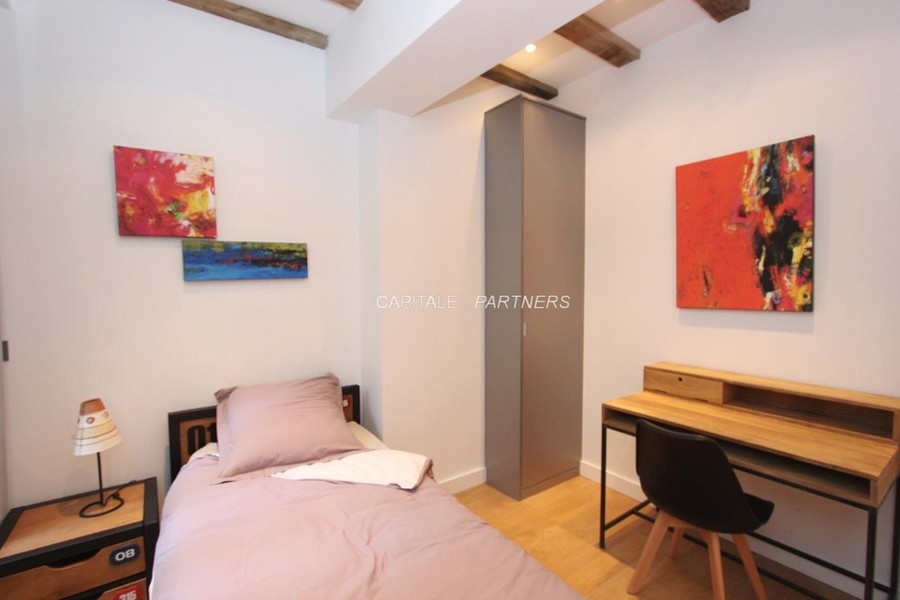 furnished  2 bedrooms Apartment PARIS 1 - 63 m²;