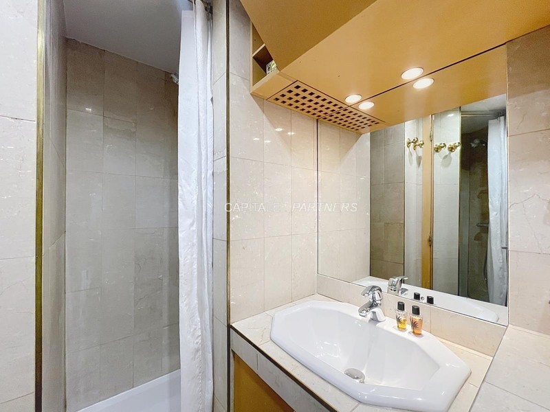 furnished  1 bedroom Apartment PARIS 7 - 32 m²;