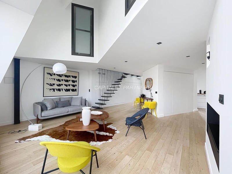 furnished  2 bedrooms Apartment PARIS 8 - 120 m²;