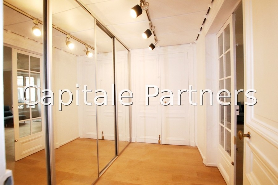 furnished  2 bedrooms Apartment PARIS 8 - 90 m²;