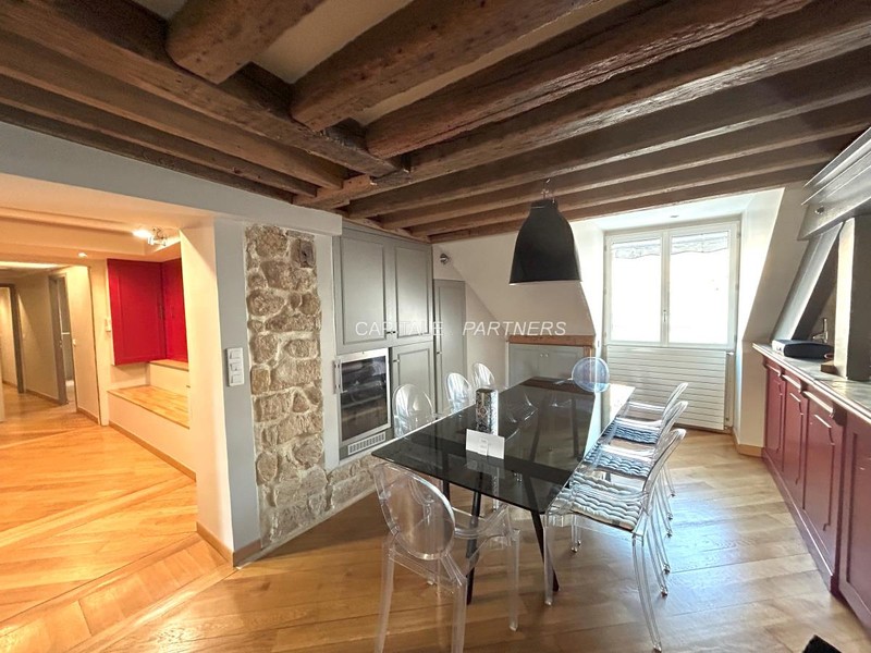 furnished  3 bedrooms Apartment PARIS 2 - 133 m²;