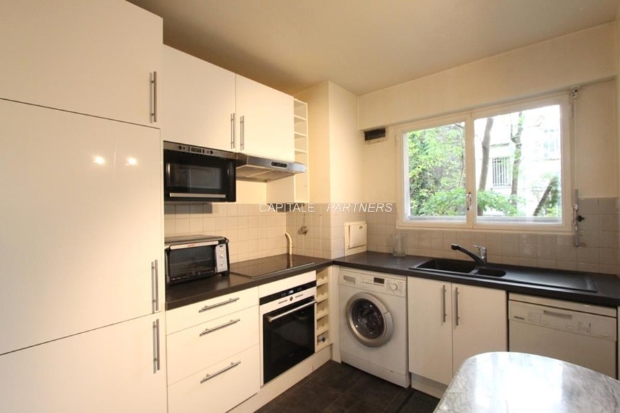 furnished  2 bedrooms Apartment PARIS 16 - 69 m²;