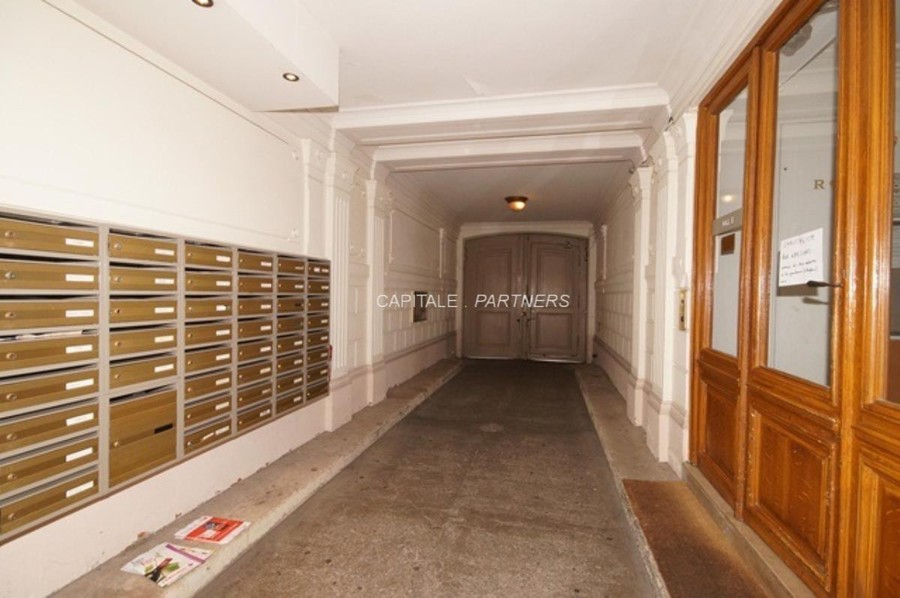 furnished  2 bedrooms Apartment PARIS 8 - 118 m²;