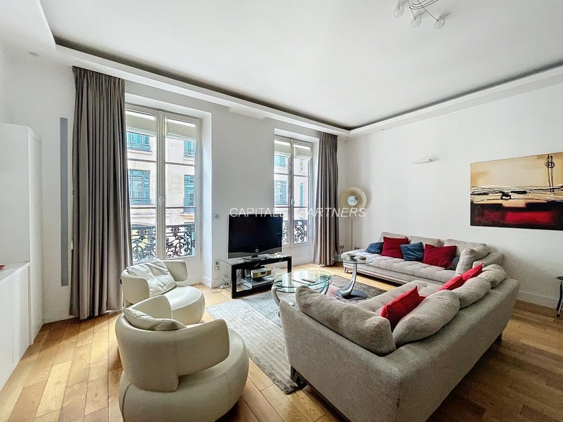 furnished  2 bedrooms Apartment PARIS 8 - 93 m²;