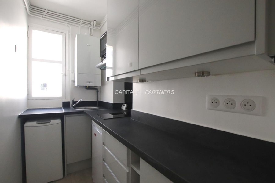 furnished  1 bedroom Apartment PARIS 7 - 24 m²;