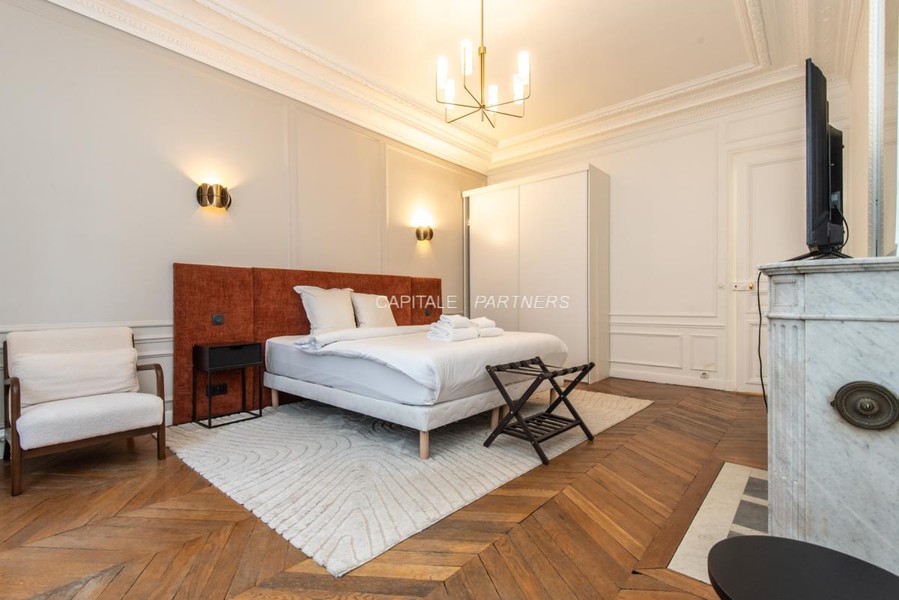 furnished  4 bedrooms Apartment PARIS 17 - 258 m²;