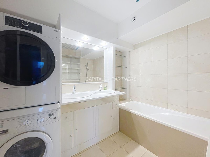 furnished  3 bedrooms Apartment PARIS 18 - 120 m²;