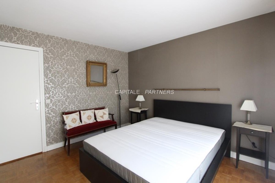 furnished  2 bedrooms Apartment PARIS 16 - 69 m²;