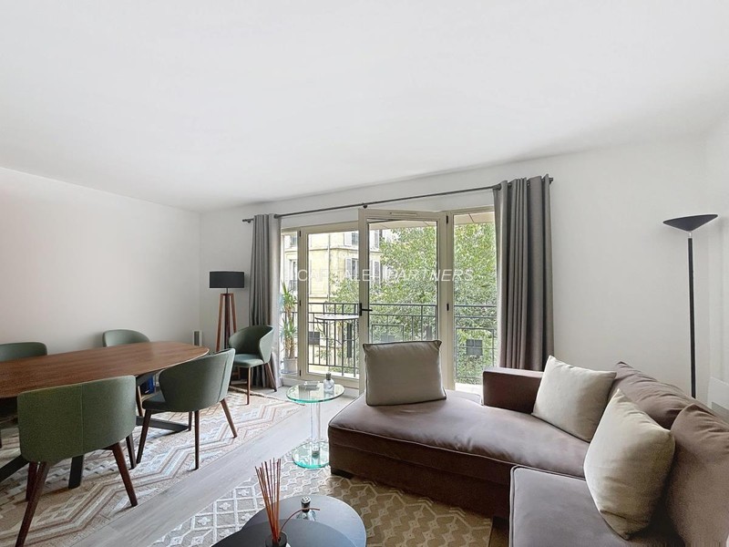furnished  1 bedroom Apartment PARIS 4 - 58 m²;