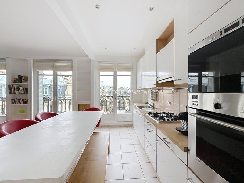furnished  2 bedrooms Apartment PARIS 17 - 86 m²;