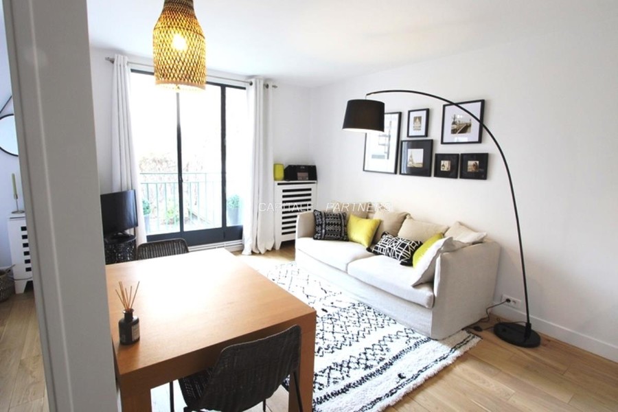 furnished  1 bedroom Apartment PARIS 15 - 31 m²;