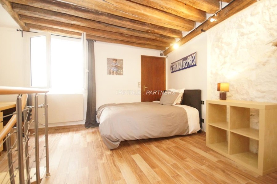 furnished  1 bedroom Apartment PARIS 5 - 38 m²;