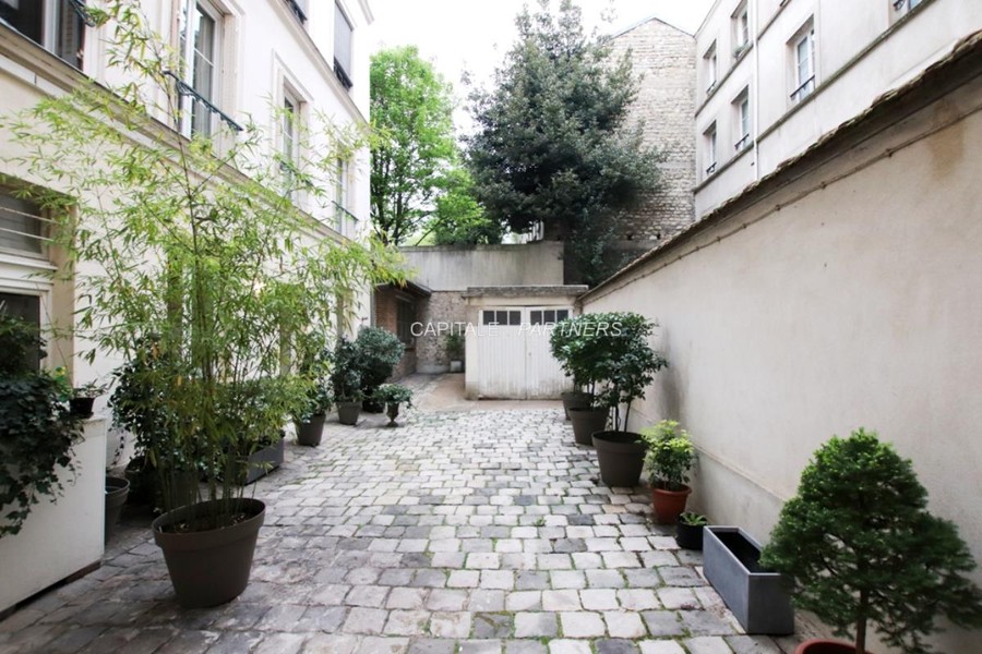 furnished  1 bedroom Apartment PARIS 6 - 35 m²;