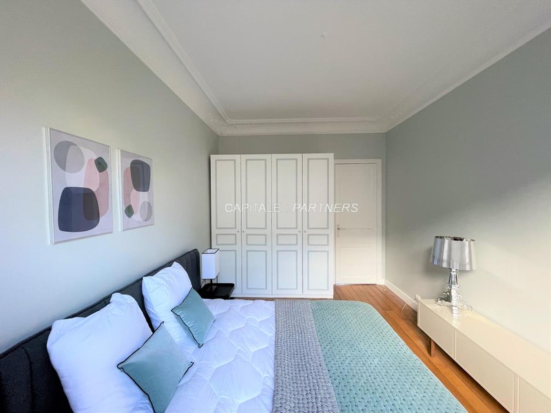 furnished  2 bedrooms Apartment PARIS 7 - 64 m²;