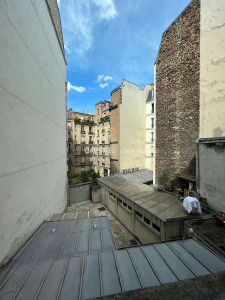 furnished  1 bedroom Apartment PARIS 18 - 46 m²;