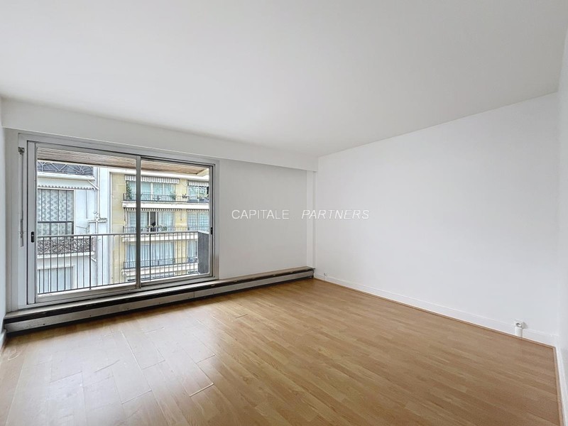  2 bedrooms Apartment PARIS 16 - 114 m²;