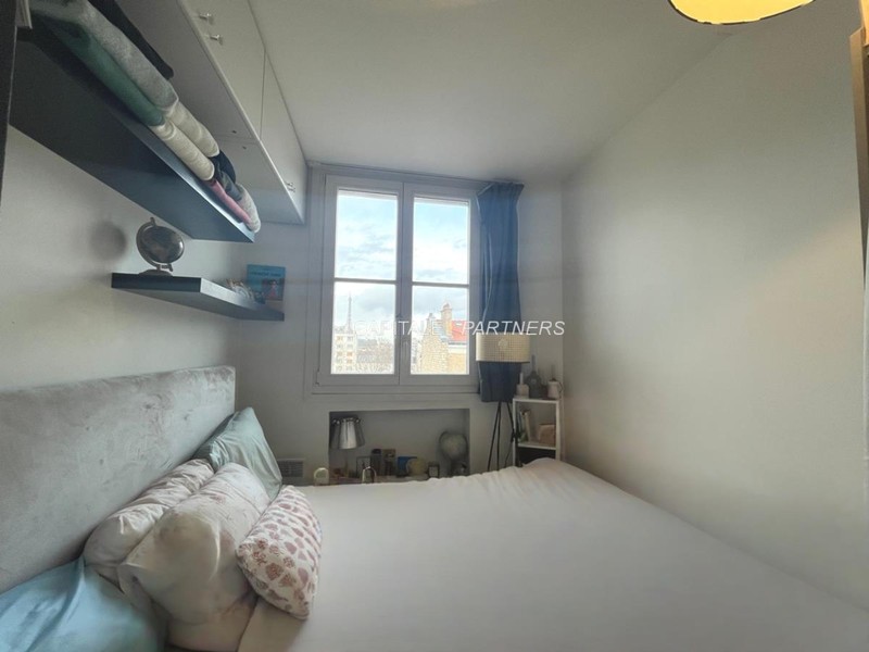 furnished  2 bedrooms Apartment PARIS 15 - 61 m²;