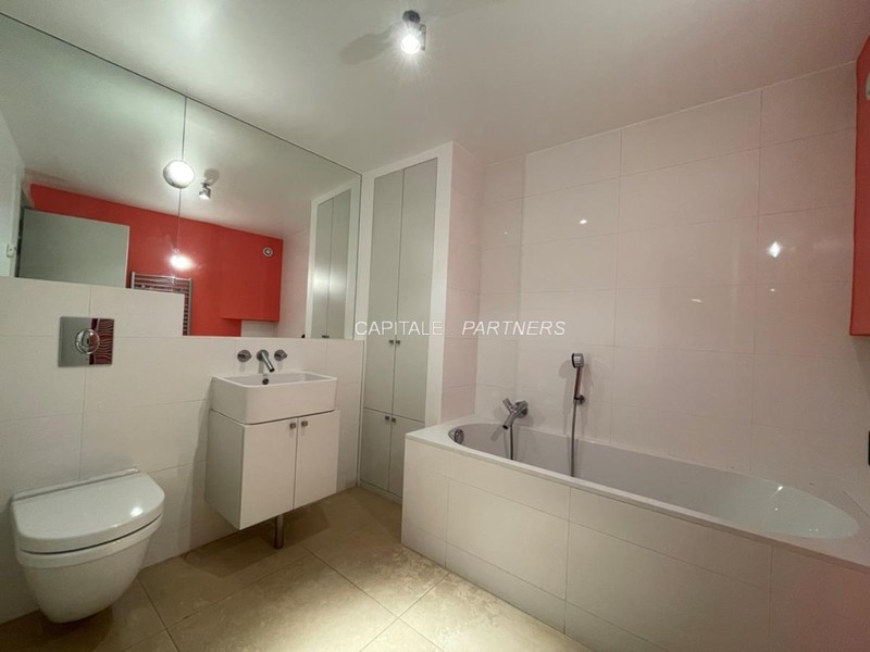 furnished  4 bedrooms Apartment PARIS 1 - 154 m²;