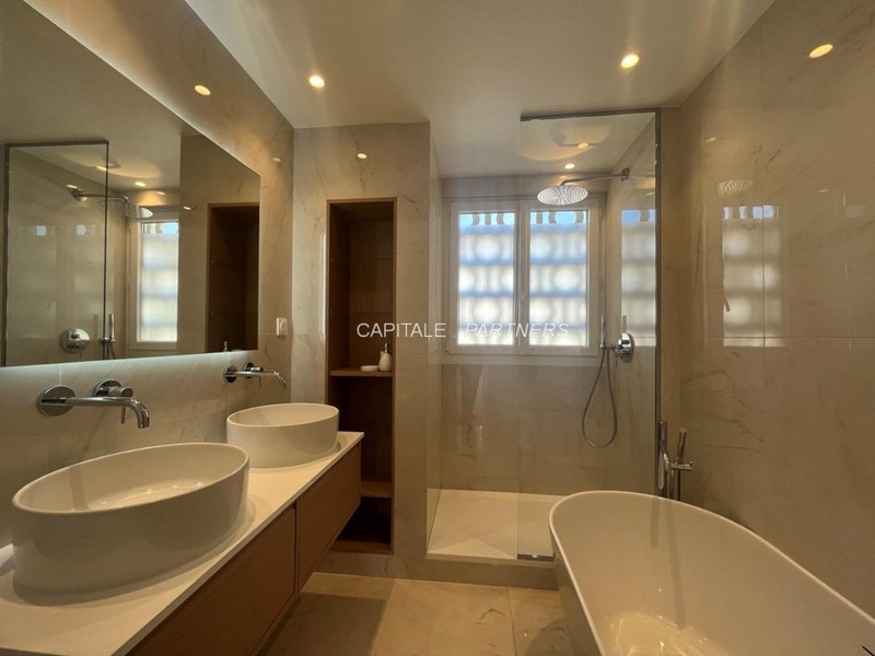 furnished  2 bedrooms Apartment NEUILLY-SUR-SEINE - 108 m²;