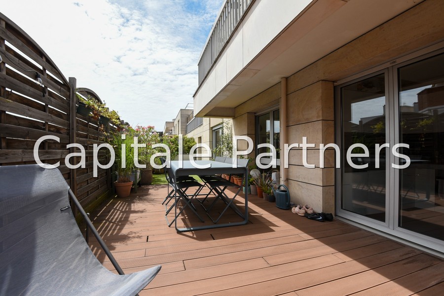 furnished  3 bedrooms Apartment Asnières-sur-seine - 110 m²;