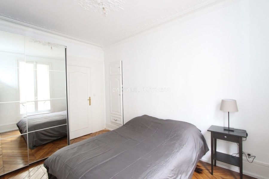 furnished  1 bedroom Apartment PARIS 9 - 40 m²;