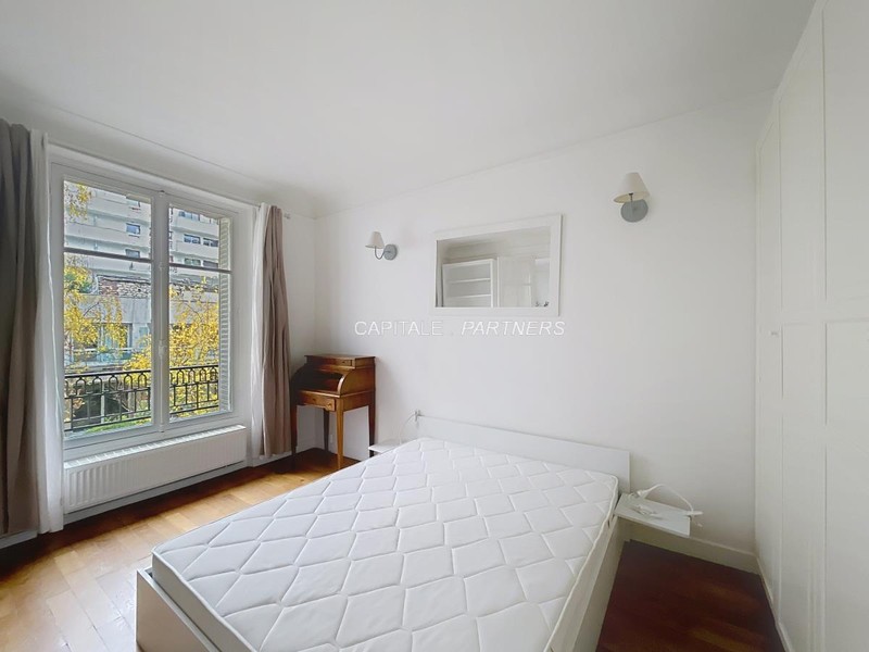furnished  1 bedroom Apartment PARIS 15 - 67 m²;