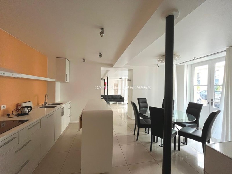 furnished  4 bedrooms Apartment PARIS 1 - 154 m²;