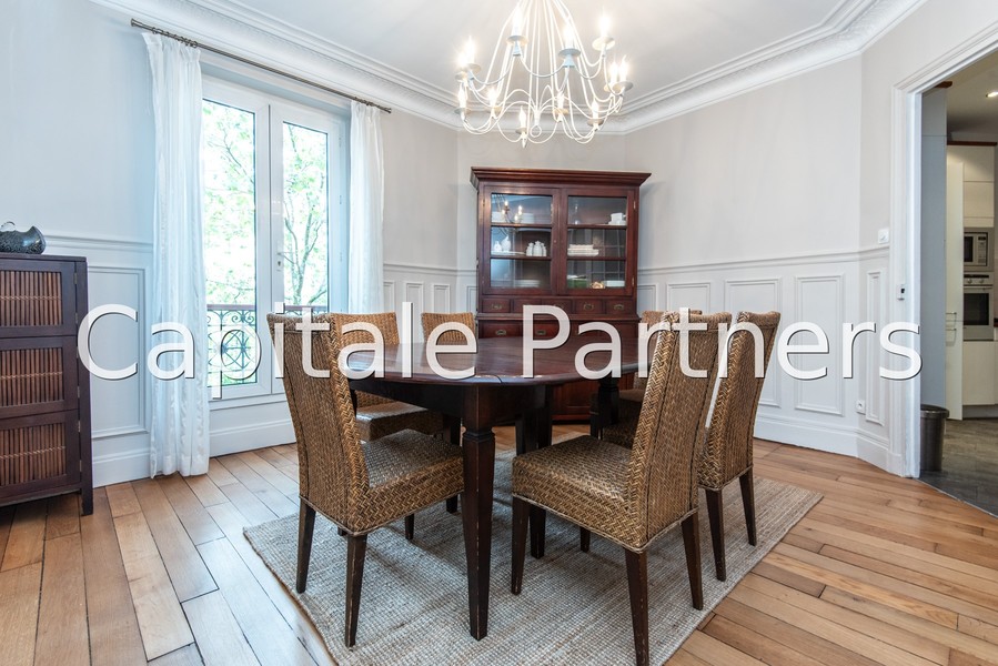 furnished  2 bedrooms Apartment PARIS 17 - 88 m²;