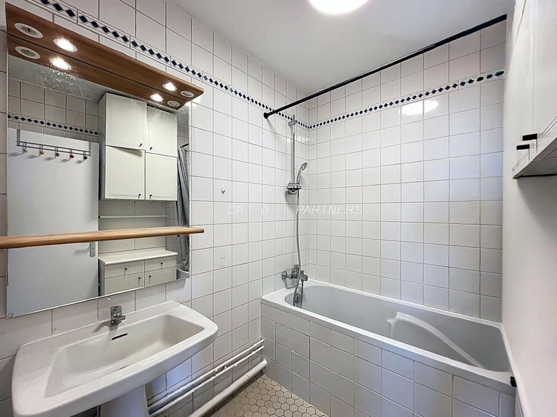 furnished  2 bedrooms Apartment PARIS 15 - 59 m²;