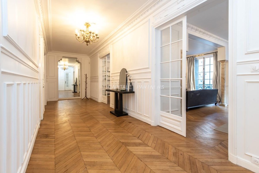 furnished  4 bedrooms Apartment PARIS 17 - 258 m²;