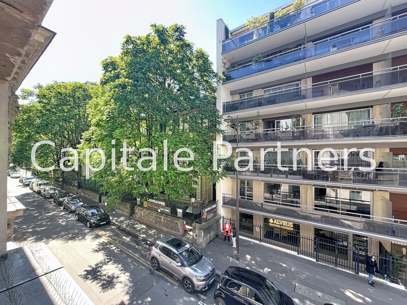 furnished  3 bedrooms Apartment PARIS 16 - 138 m²;