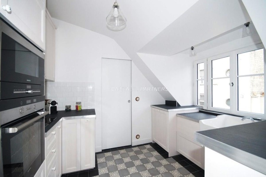furnished  1 bedroom Apartment PARIS 8 - 56 m²;