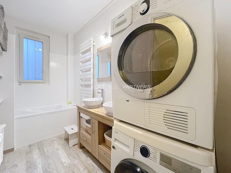 furnished  1 bedroom Apartment PARIS 15 - 67 m²;