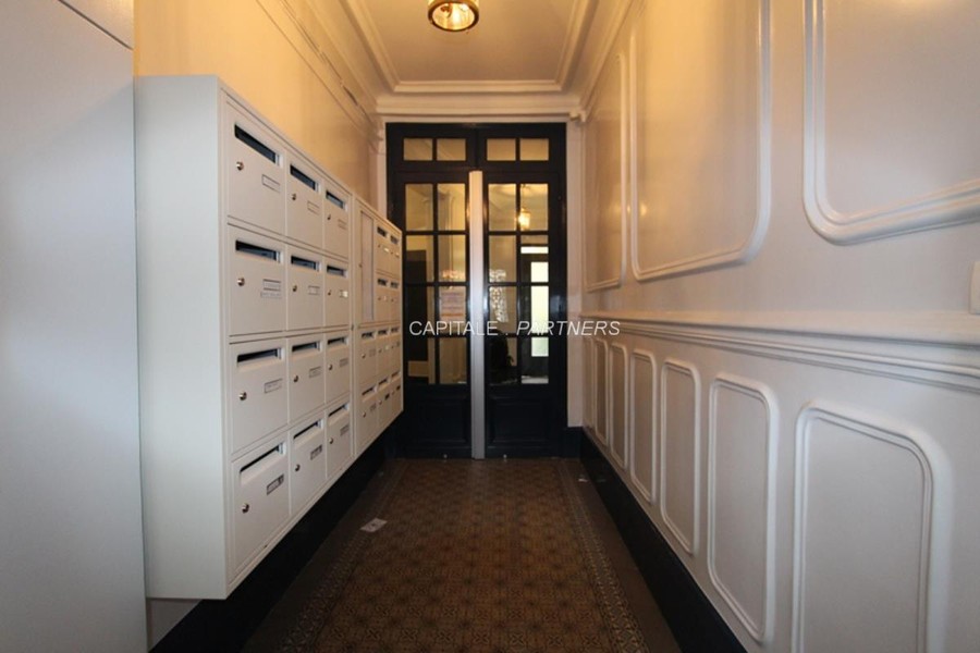 furnished  1 bedroom Apartment PARIS 18 - 41 m²;