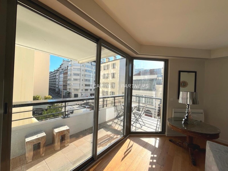 furnished  3 bedrooms Apartment PARIS 16 - 114 m²;