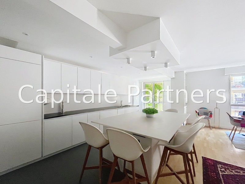 furnished  3 bedrooms Apartment PARIS 16 - 138 m²;
