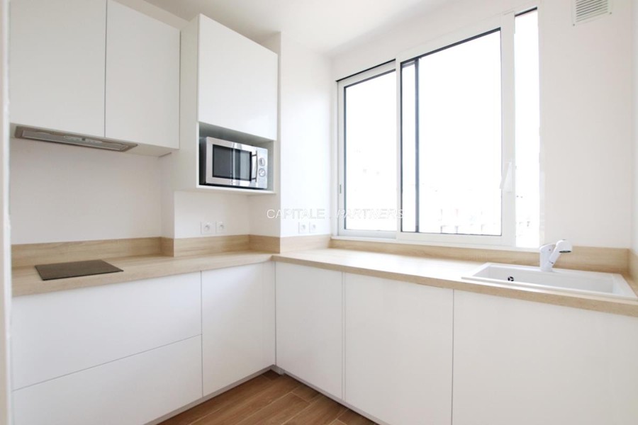 furnished  1 bedroom Apartment PARIS 16 - 42 m²;