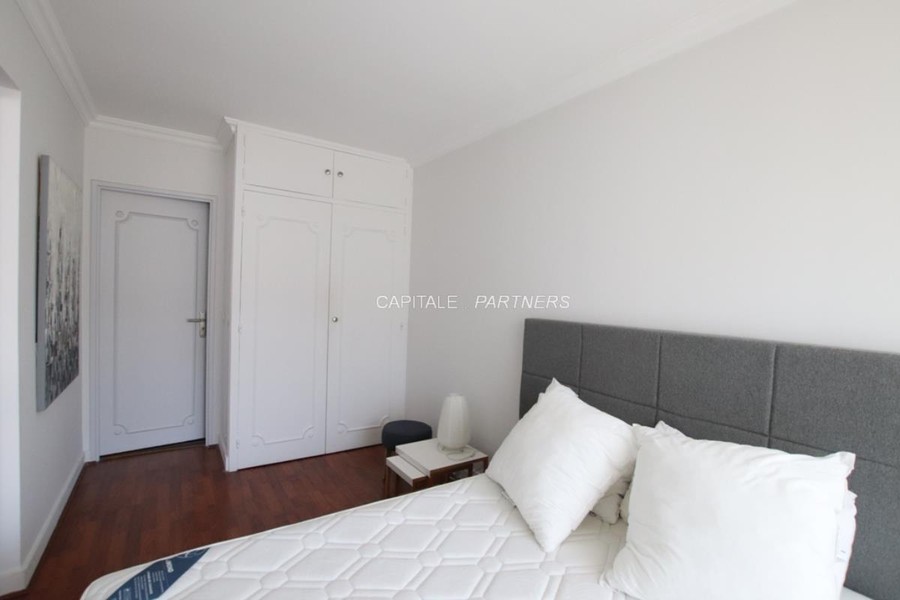 furnished  1 bedroom Apartment PARIS 17 - 44 m²;