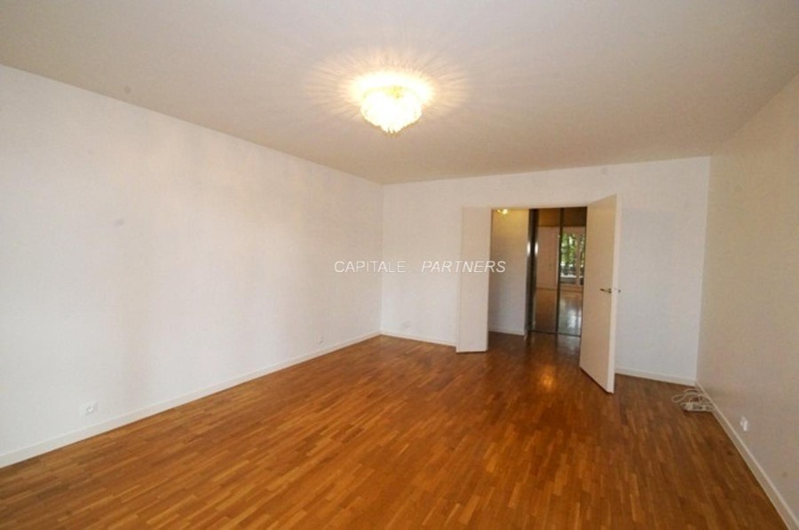  2 bedrooms Apartment LEVALLOIS PERRET - 71 m²;