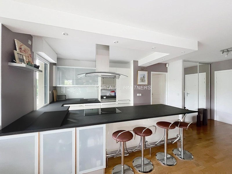furnished  3 bedrooms Apartment ISSY-LES-MOULINEAUX - 94 m²;
