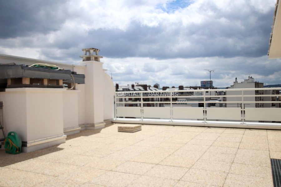 furnished  1 bedroom Apartment PARIS 16 - 42 m²;