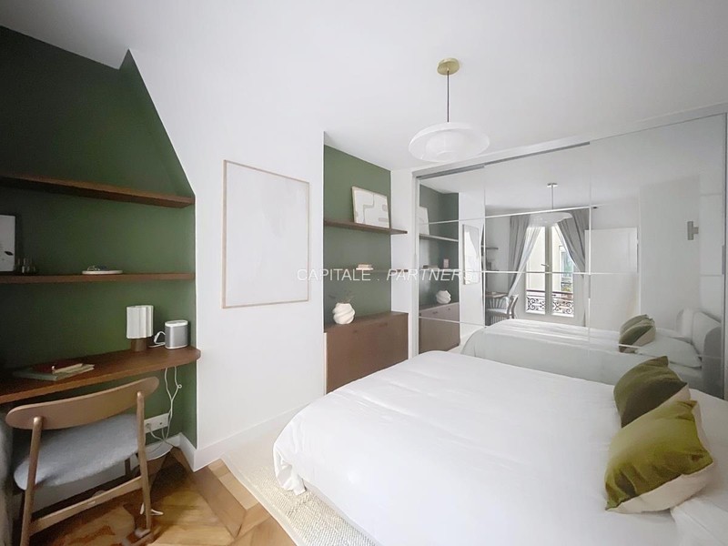 furnished  2 bedrooms Apartment PARIS 2 - 69 m²;