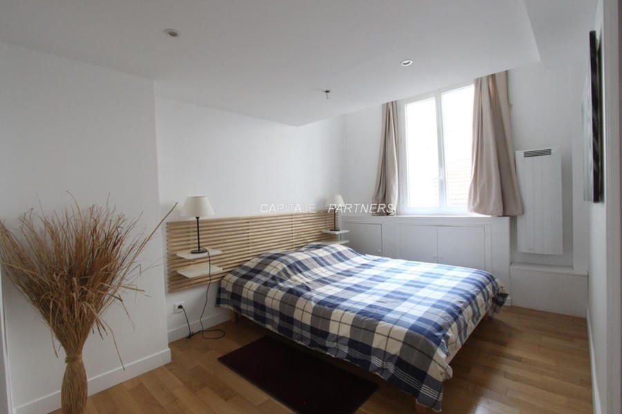furnished  2 bedrooms Apartment PARIS 16 - 49 m²;
