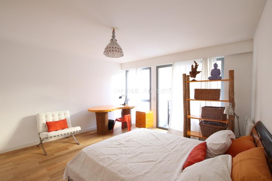 furnished  3 bedrooms Apartment PARIS 16 - 114 m²;
