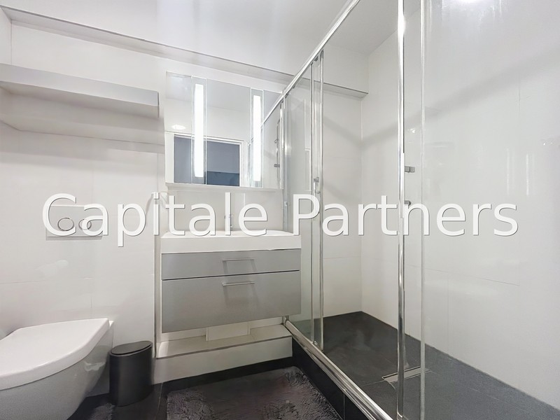 furnished  3 bedrooms Apartment PARIS 16 - 138 m²;