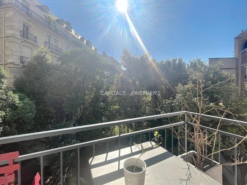 furnished  2 bedrooms Apartment PARIS 16 - 77 m²;