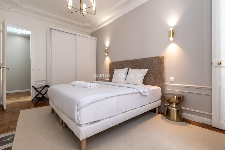 furnished  4 bedrooms Apartment PARIS 17 - 258 m²;