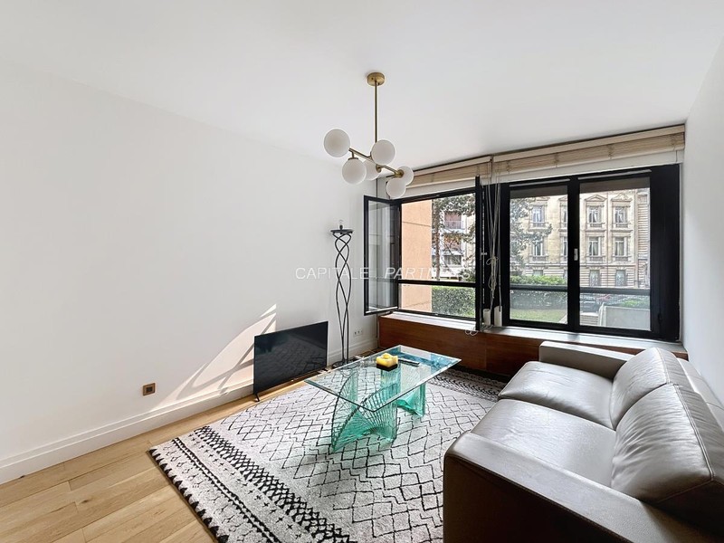 furnished  1 bedroom Apartment PARIS 16 - 46 m²;