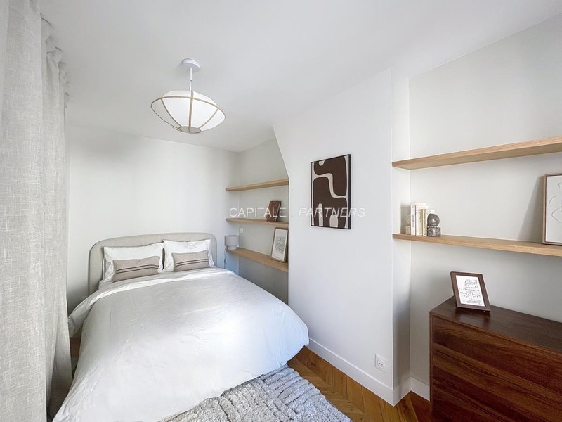 furnished  2 bedrooms Apartment PARIS 2 - 69 m²;